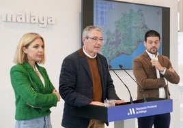 Nieves Atencia, Francisco Salado y Cristóbal Ortega, esta mañana.sur
