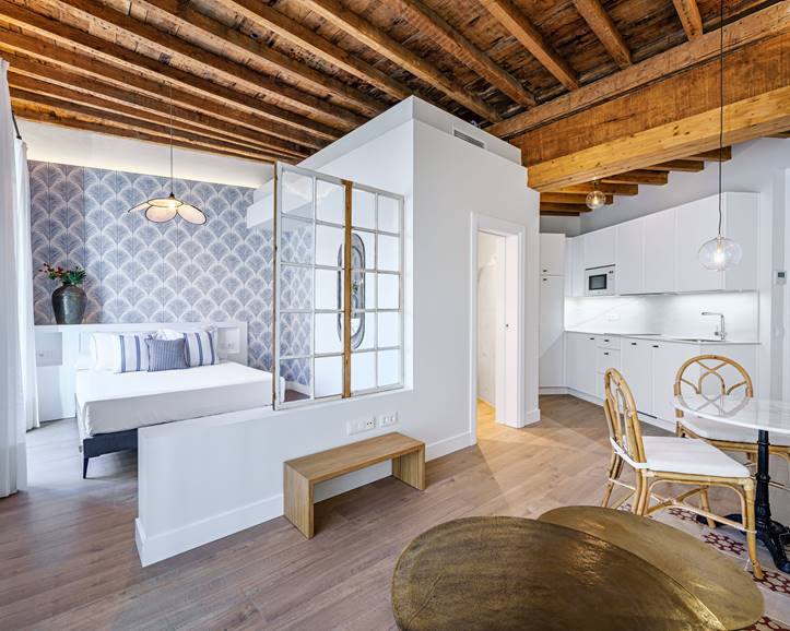 La rehabilitación de un destartalado edificio en el Centro de Málaga revela su floreciente pasado barroco