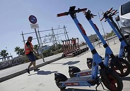 Critican que la nueva ordenanza de Málaga discrimina a la movilidad compartida con patinetes eléctricos