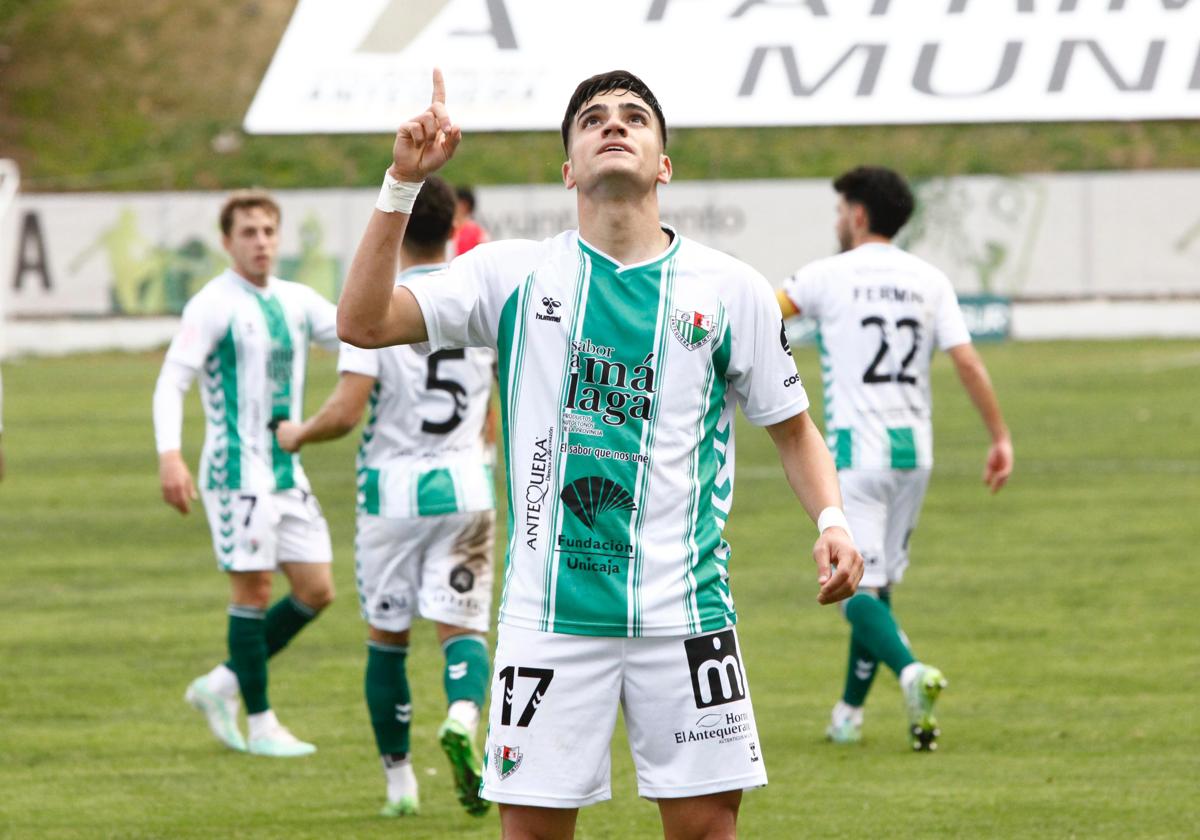 Ale García celebra el gol de la victoria del Antequera.