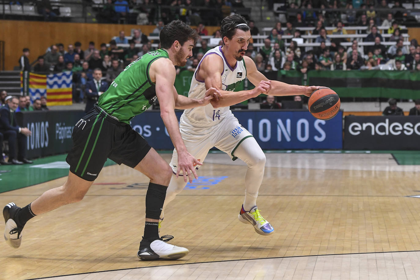 El Joventut-Unicaja, en imágenes