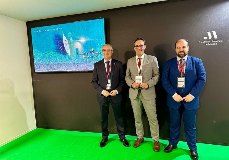 Francisco Salado, Antonio José Martín y Borja Ortiz, en Fitur.