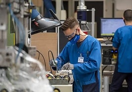 Empleados de una empresa de electrónica en Málaga.