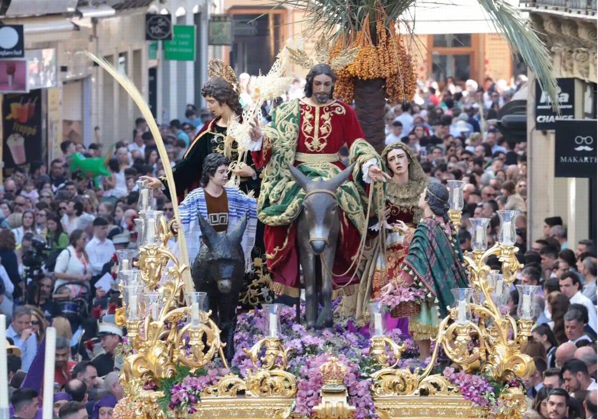 El Señor de la Pollinica y la Virgen del Amparo entrarán en la Catedral.