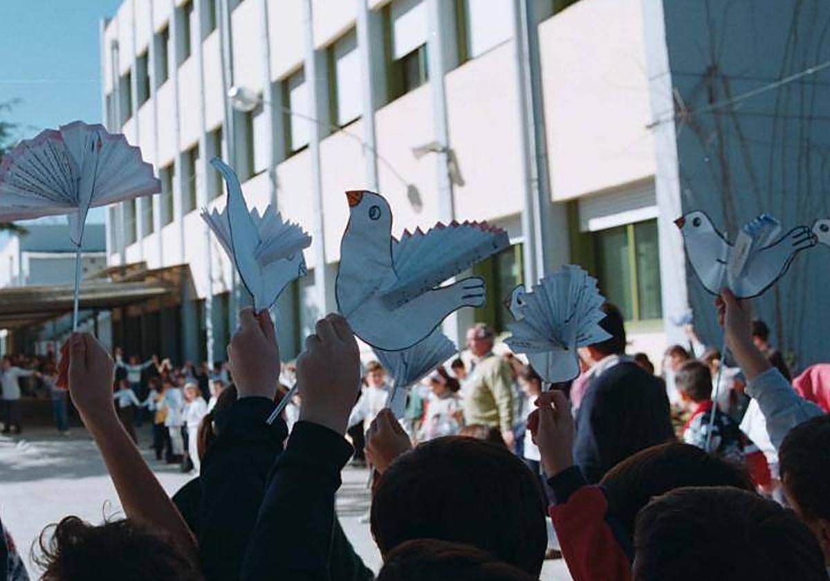 Celebración del Día de la Paz en un colegio.