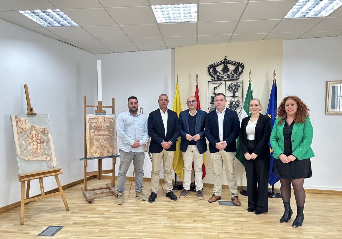 Acto de presentación de la restauración de los murales pictóricos de Moclinejo.