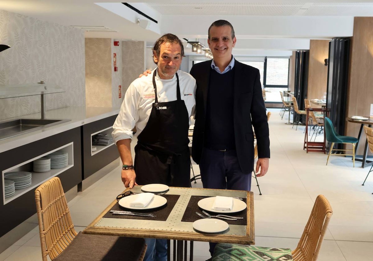 El chef invitado Aitor Perurena y el director del hotel Óbal, Manuel Murga.