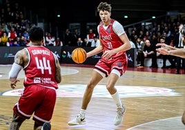 Tidjane Salaun, durante un partido con el Cholet en la Champions League.