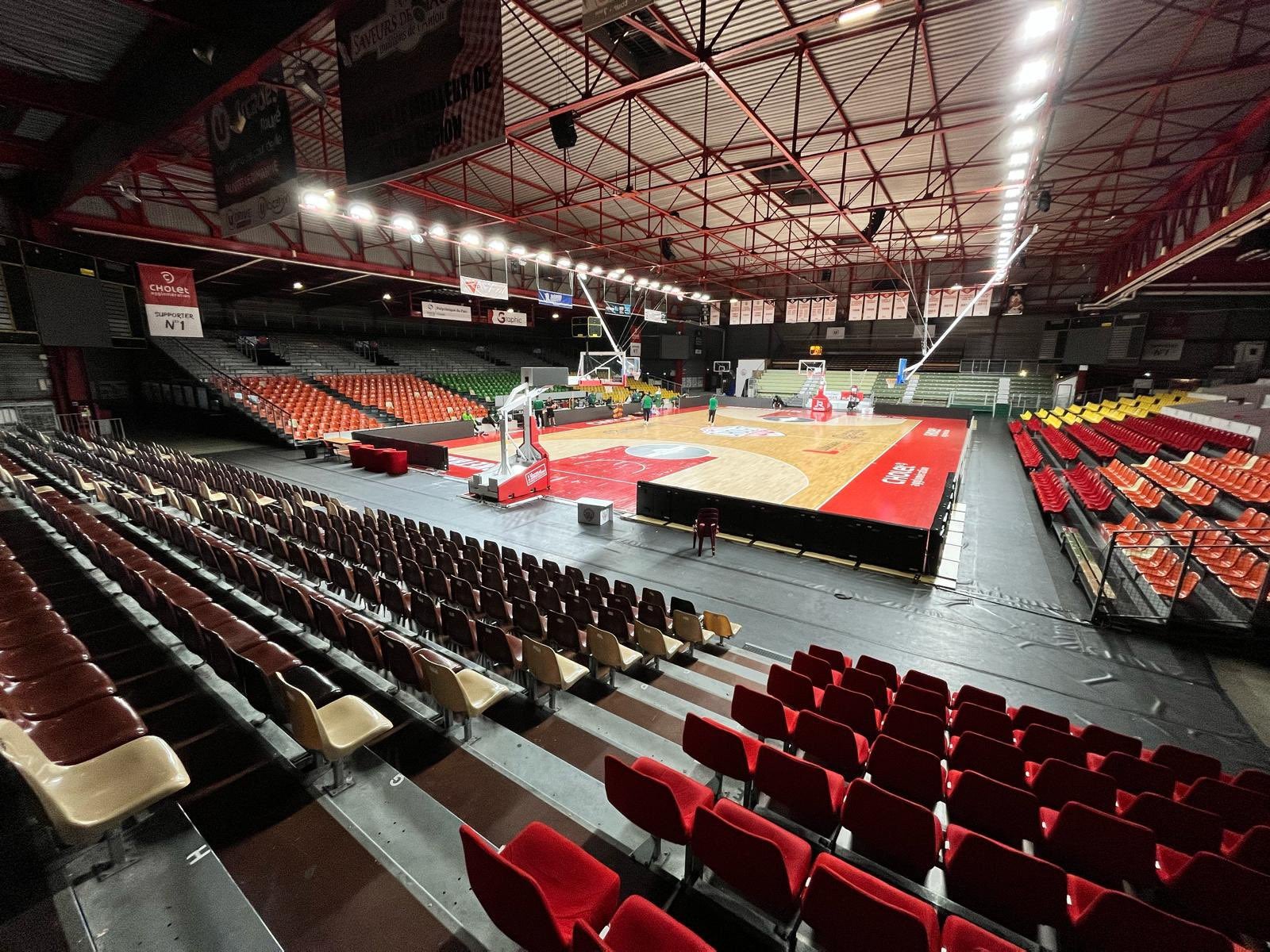 El Unicaja se entrena en la casa del Cholet