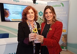 La gerente de Cudeca, Marisa Martín y la alcaldesa de Mijas, Ana Mata.