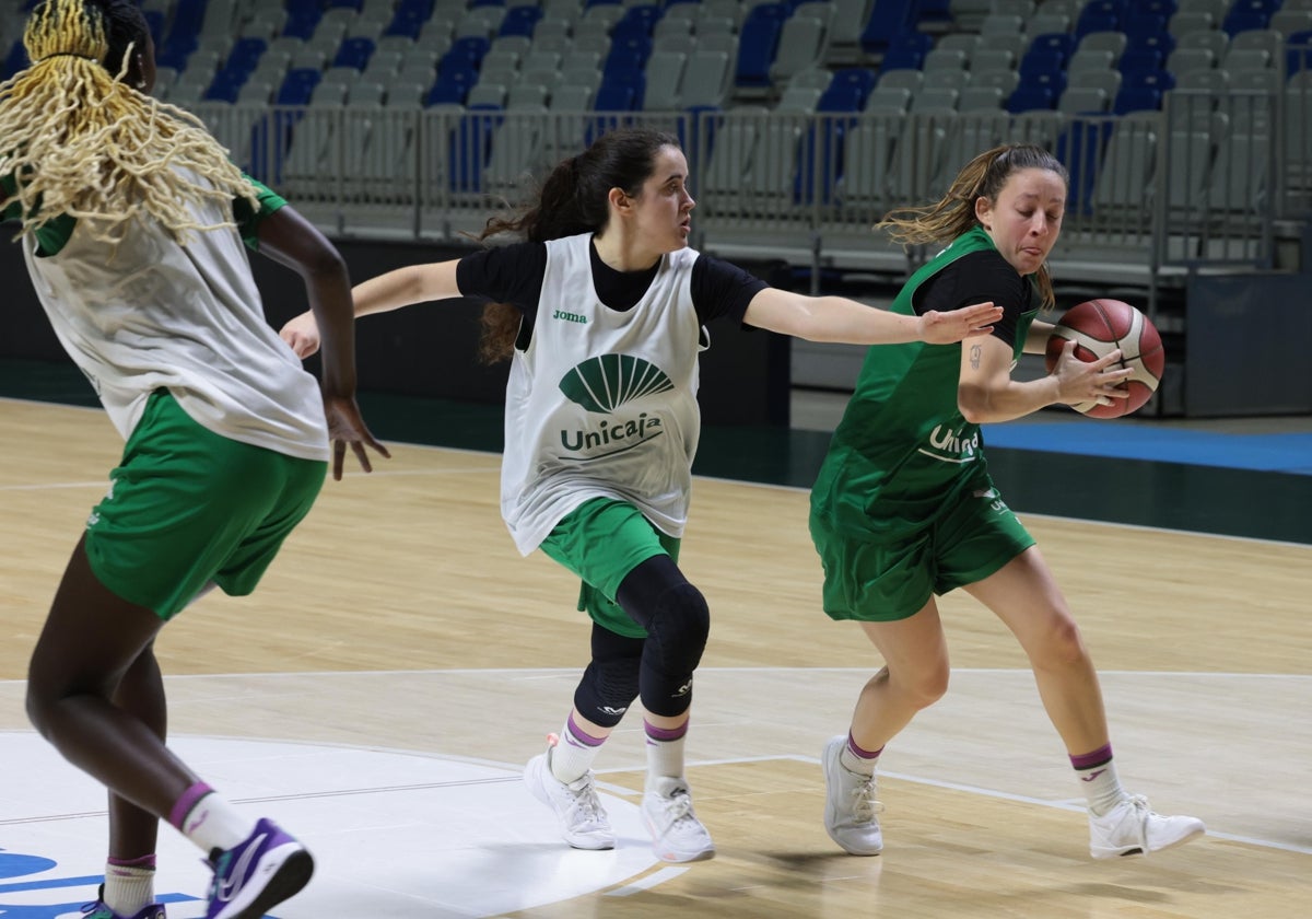 El Unicaja Mijas ya se entrena en la pista del Martín Carpena