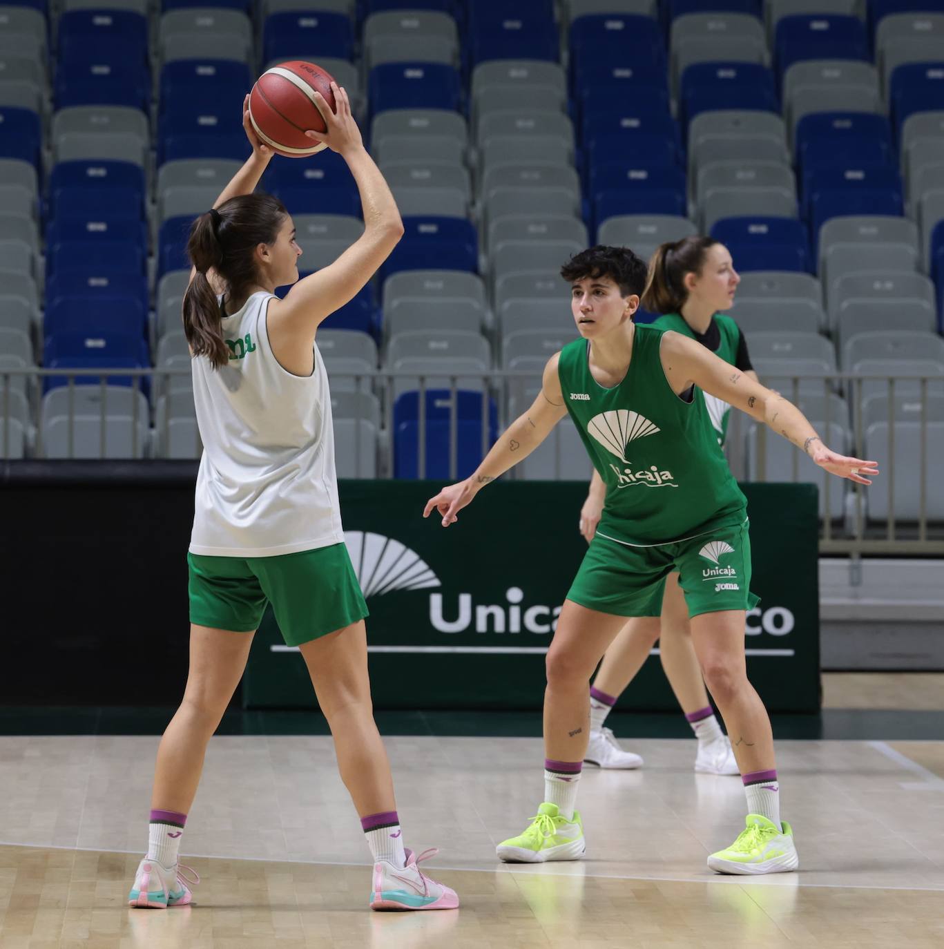 El Unicaja Mijas se entrena en el Martín Carpena
