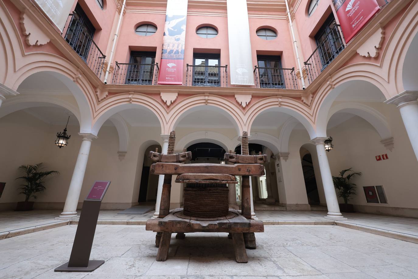 &#039;Vino. Arte y Símbolo&#039;, la nueva exposición del Centro Fundación Unicaja