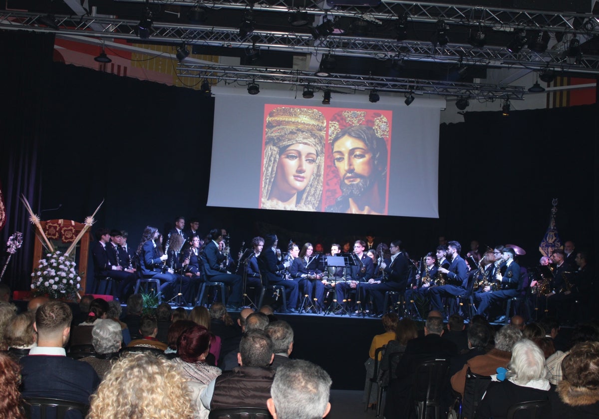 La Banda Municipal de Música de Alhaurín de la Torre, dirigida por Alfonso Ortega.