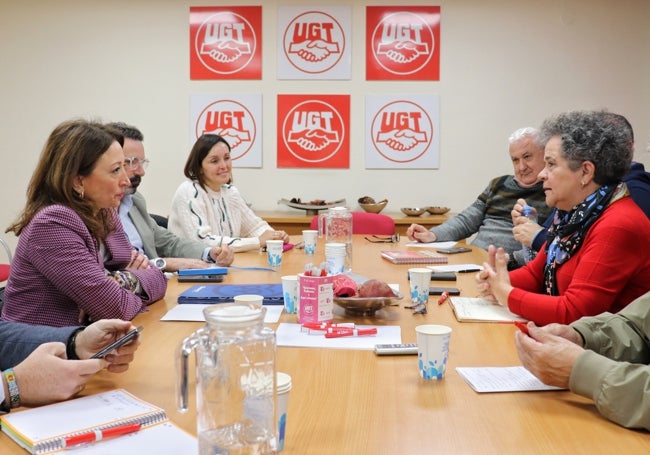 Reunión del PP con UGT en la sede del sindicato en Málaga.