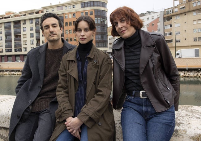 Miki Esparbé, Milena Smit y Aixa Villagrán, un trío protagonista en la serie.