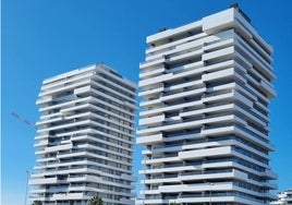 Torres levantadas por Sierra Blanca y Metrovacesa en el sector de Torre del Río.