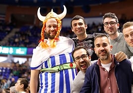 Aficionados del Unicaja en el Palacio de los Deportes.