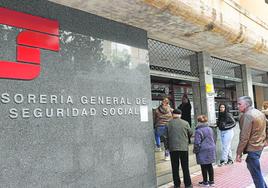 Oficinas de la Seguridad Social en la calle Huéscar de la capital malagueña.