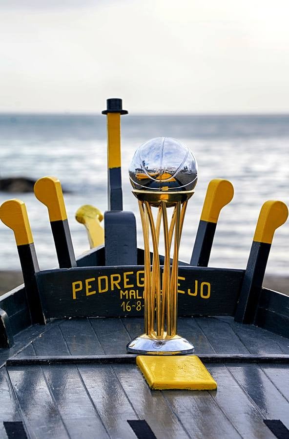 El trofeo de la Copa del Rey se pasea por Málaga