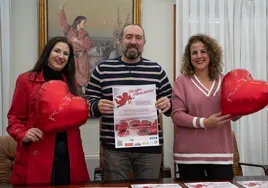 Los comerciantes impulsan un concurso de selfies para animar las compras de San Valentín en Benalmádena