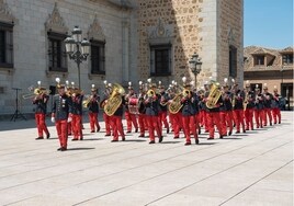 Vista de la unidad de música del regimiento en una actuación.