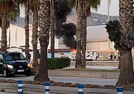 Bomberos sofocan un incendio de una garita del Puerto de Málaga