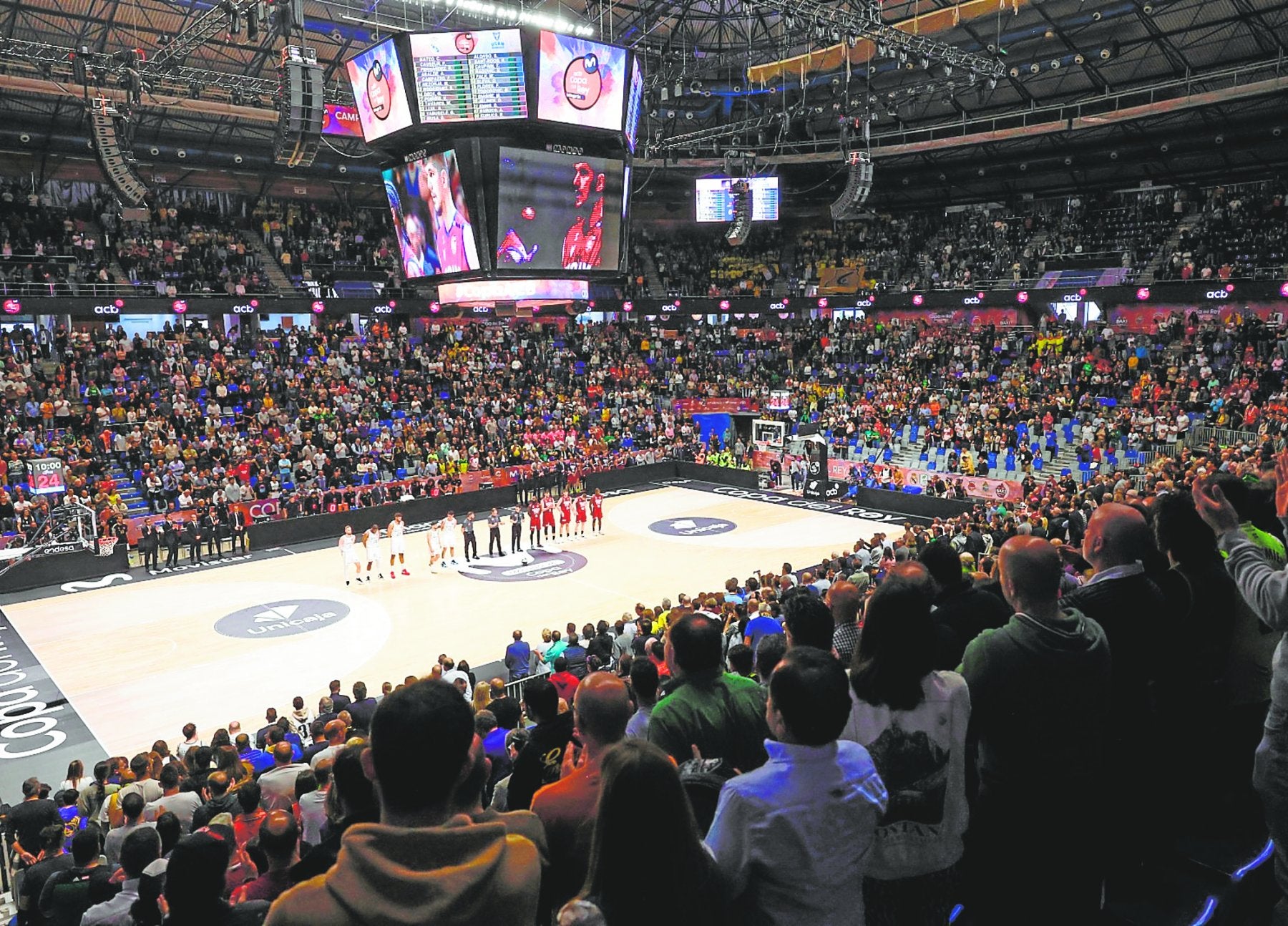 El Carpena presentó una excelente imagen, prácticamente lleno desde el primer minuto.