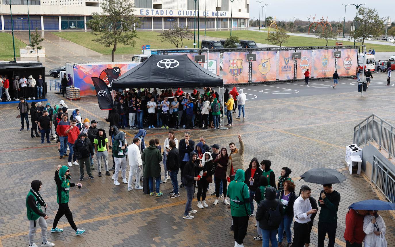 Ambiente antes del primer partido copero
