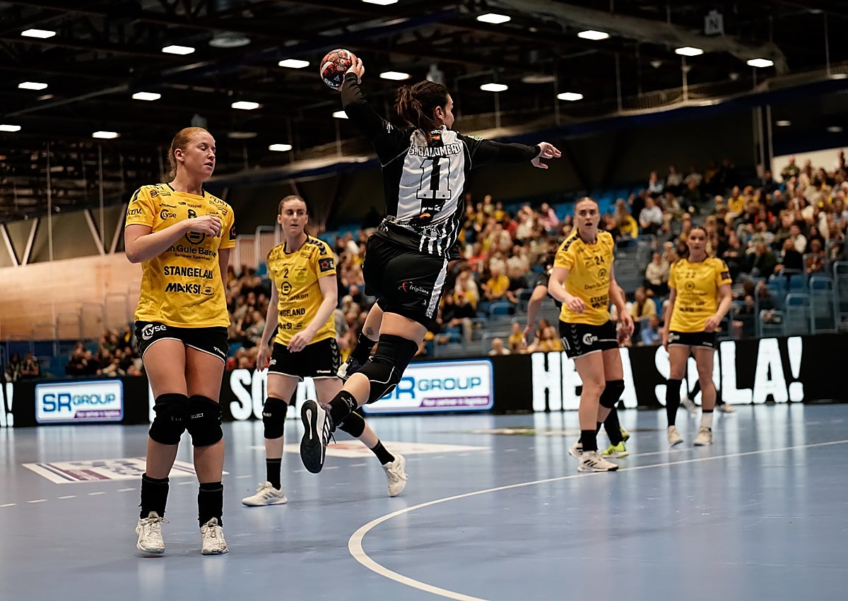 Imagen secundaria 1 - El Costa del Sol, pie y medio fuera de Europa