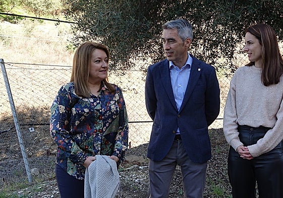 Navas junto a otras representantes del PSOE de Benalmádena.