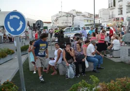 Imagen del casco urbano de Almáchar en una Fiesta del Ajoblanco.