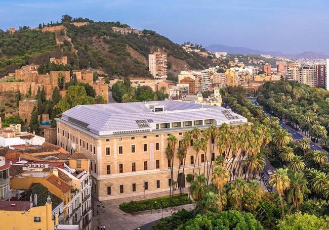 El Museo de Málaga se encuentra en el Palacio de la Aduana.