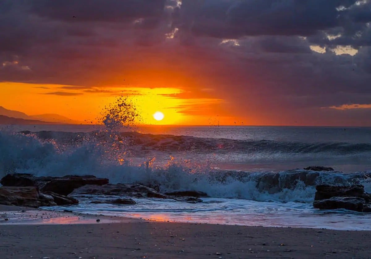 Calendario solar y lunar en Málaga el domingo, 03 de marzo de 2024