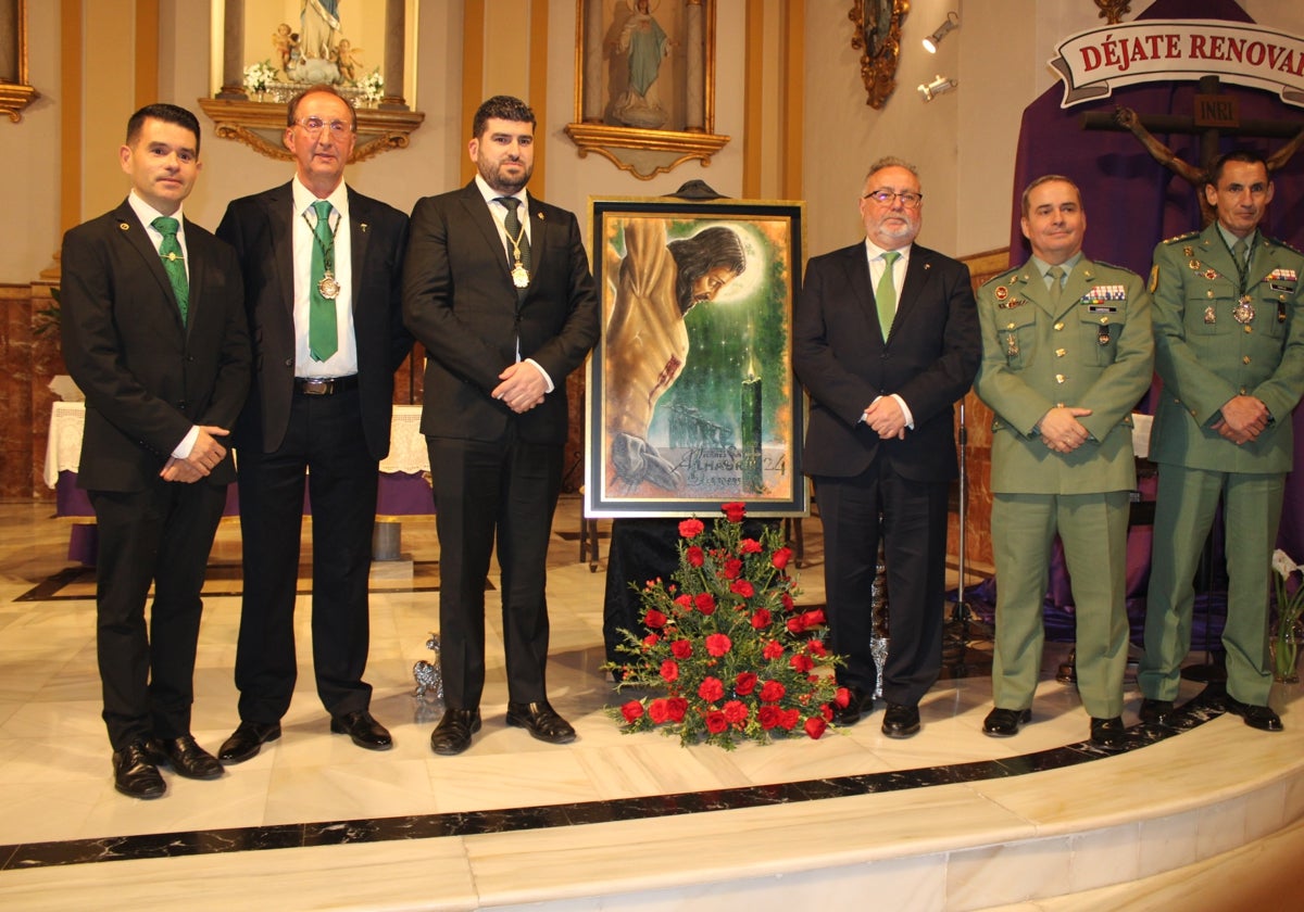 Cofrades, alcalde de Alhaurín de la Torre y mandos militares en el acto de Los Verdes.