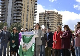 Navarro, este lunes, en un acto del PP junto a las consejeras Carolina España y Carmen Crespo.