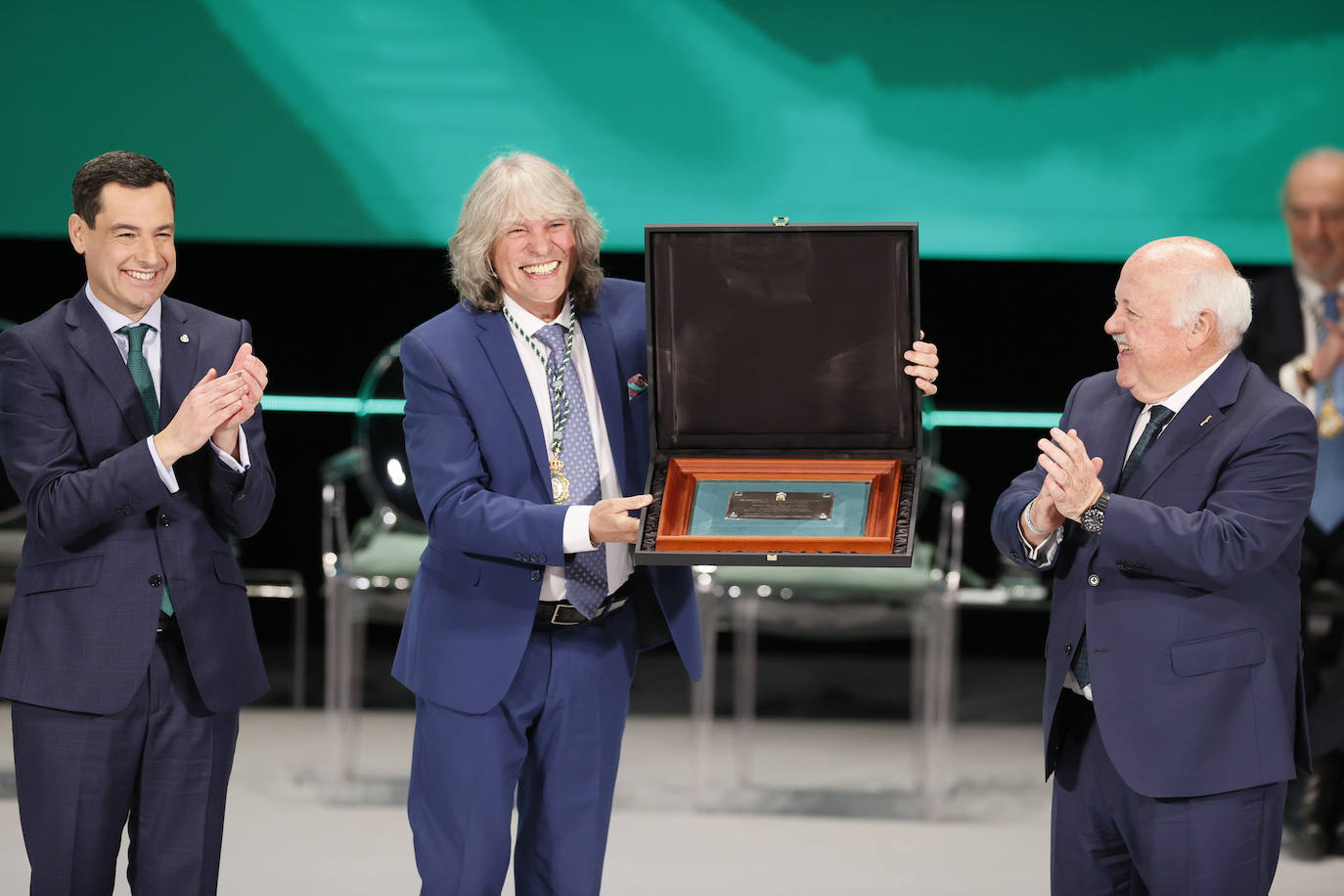 Emotivo acto de entrega de los títulos de Hijo Predilecto y Medallas de Andalucía 2024