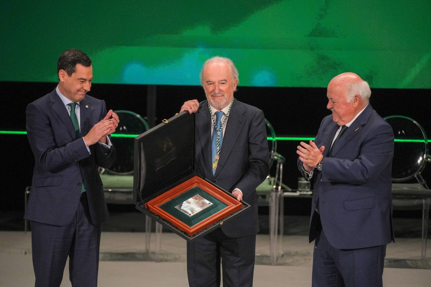 Emotivo acto de entrega de los títulos de Hijo Predilecto y Medallas de Andalucía 2024