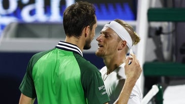 Alejandro Davidovich (23º) pierde ante Daniil Medvedev (87º) por 2-6 y 3-6 en cuartos de final del ATP 500 de Dubái, en 1 hora y 18 minutos