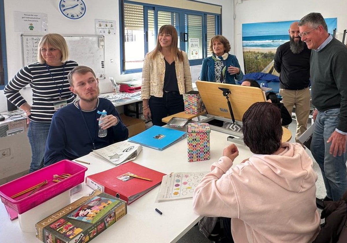 Visita institucional a la asociación nerjeña de personas con discapacidad.