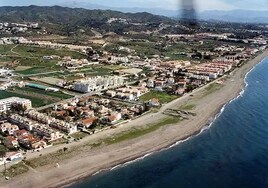 Hallan el cadáver de una mujer en la playa de Torre de Benagalbón