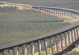 Viaducto de Archidona, el más emblemático de la línea Antequera-Granada.
