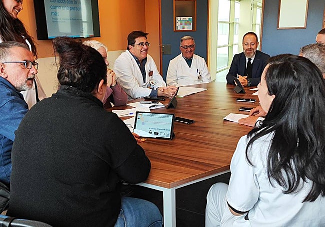 Una de las visitas del responsable territorial de Fundación La Caixa Juan Carlos Barroso para la colaboración en el proyecto.