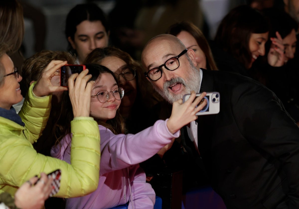 La generosidad de Javier Cámara al recoger el Premio Málaga SUR: «Sonriamos a los que vienen»