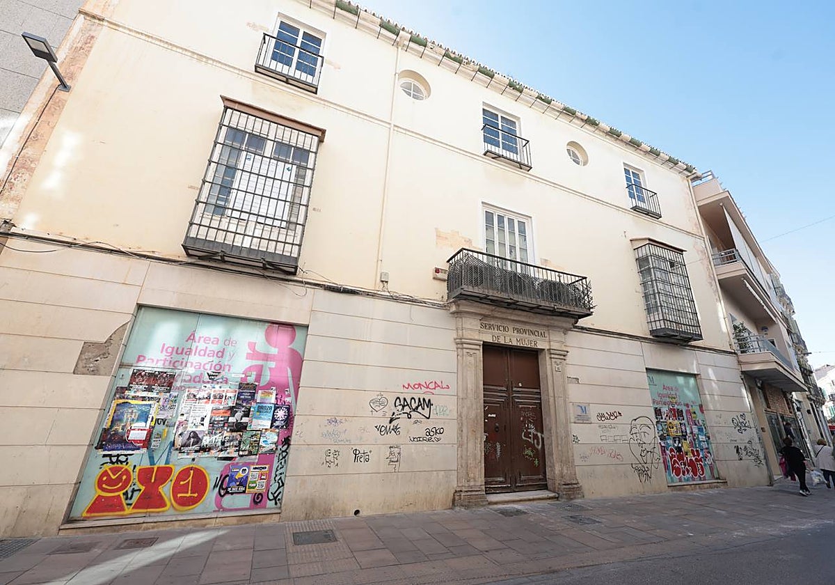 El proyecto incluye la recuperación de las pinturas murales de la fachada.