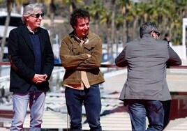 David Trueba y Vito Sanz, con Jorge Sanz de espaldas.