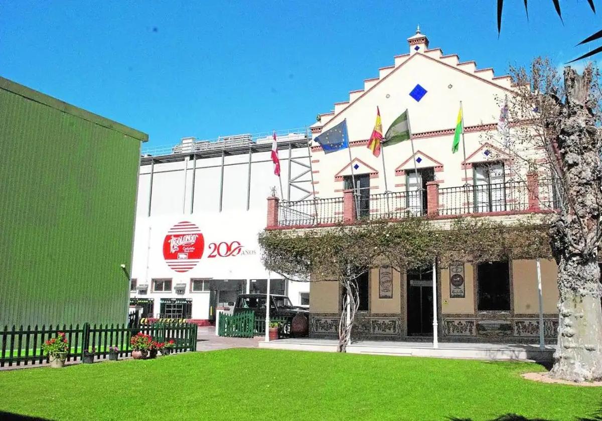Fachada de la fábrica de Prolongo-Faccsa en Cártama