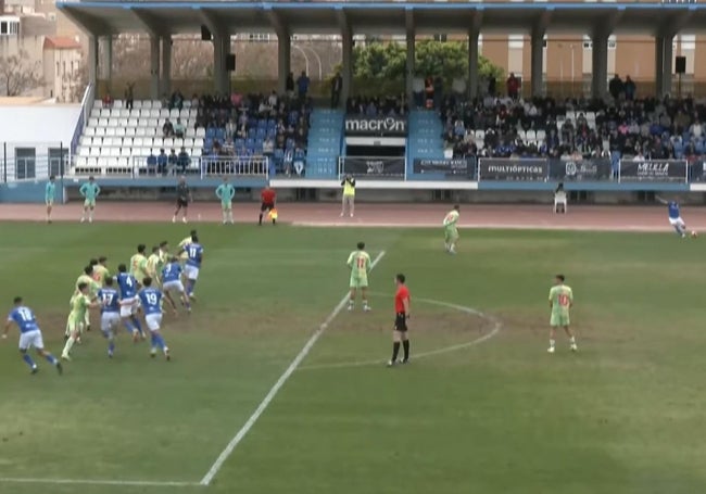 El gol de Siddiki (Melilla) al Málaga, en el que pudo haber fuera de juego.