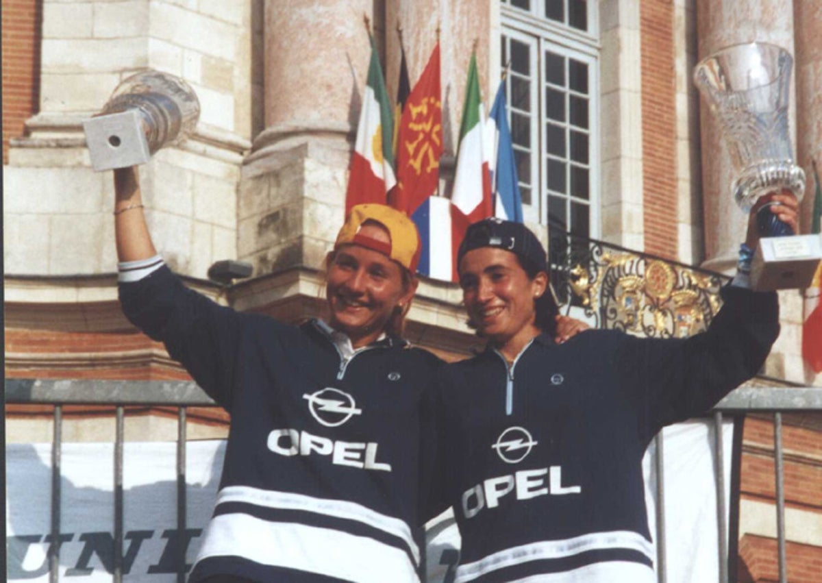 Imagen secundaria 1 - Los 30 años de carrera de &#039;La Reina del pádel&#039;