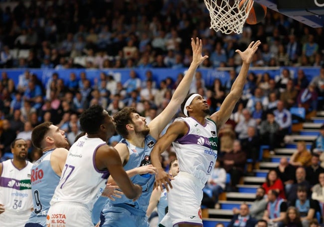 Kameron Taylor, en una acción del duelo del sábado ante el Río Breogán.